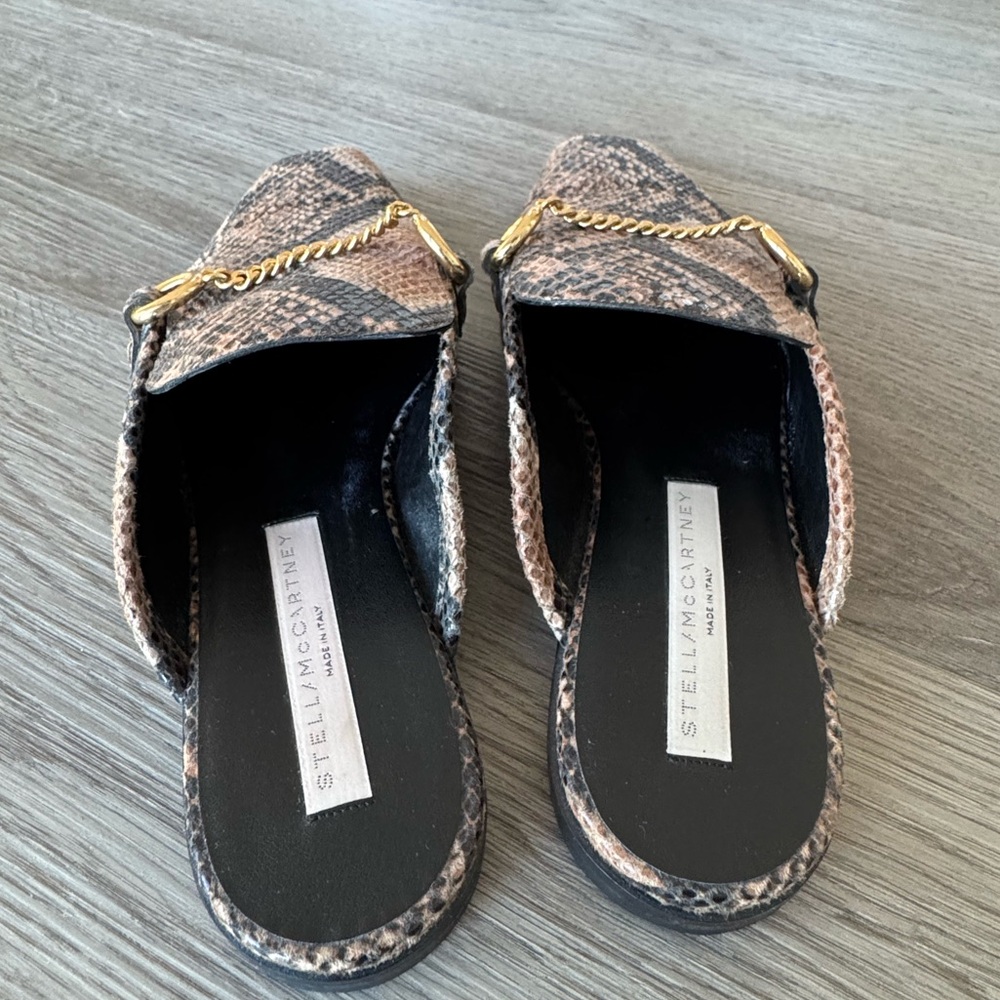 Stella McCartney Snake Print Mules with Gold Chain - Picture 4 of 7